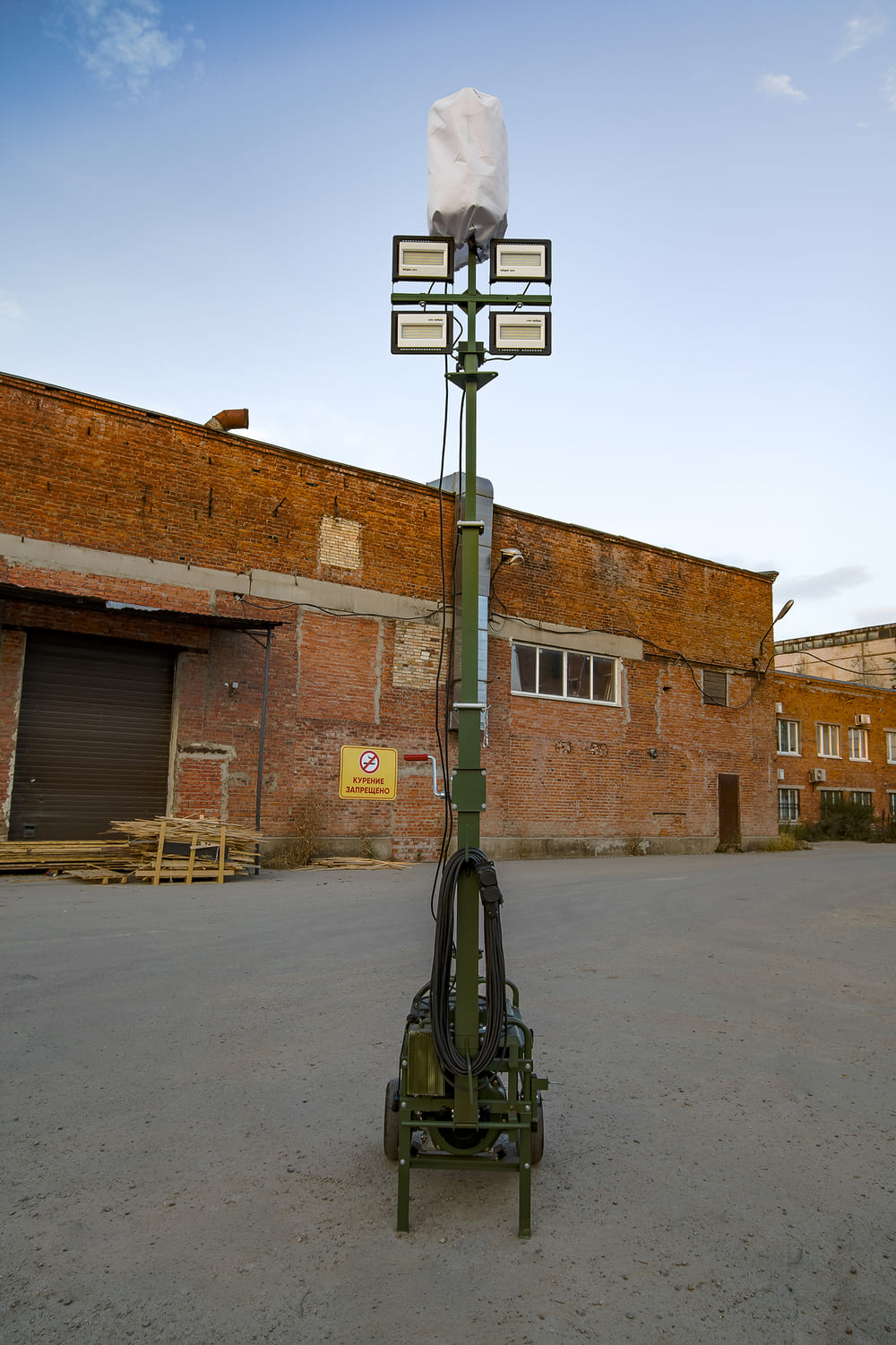 Мобильная осветительная установка МОУ-3,5Т-4х150(С) 2,2(БГ)