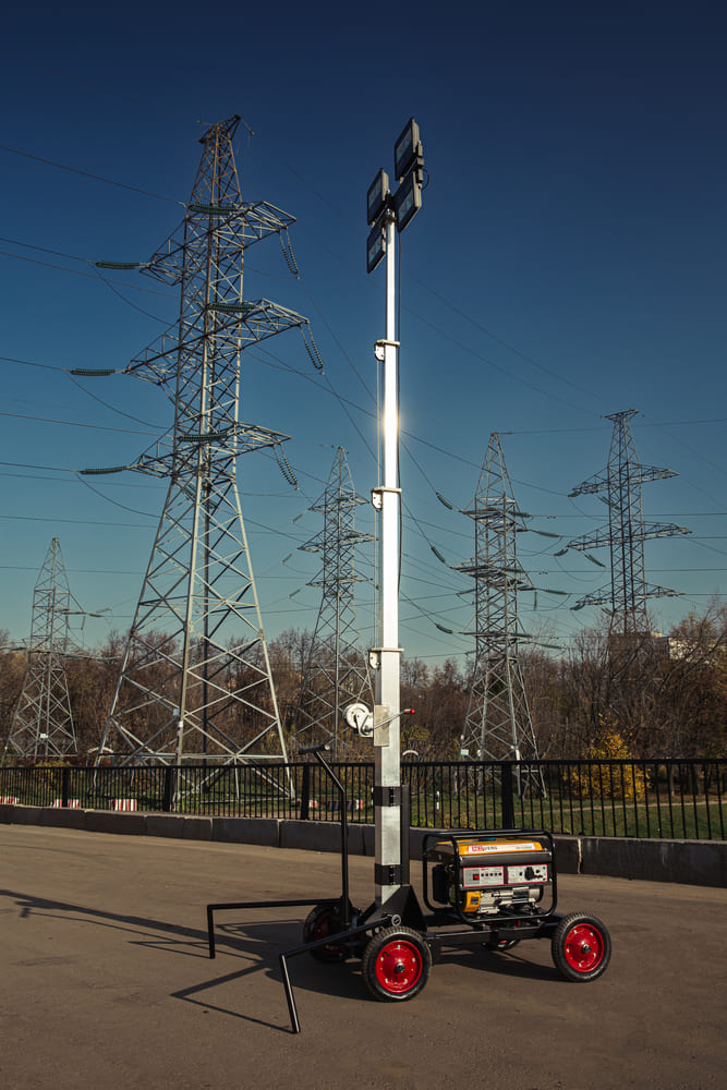 Мобильная осветительная установка МОУ-5,0м(Л)-4х200(С)-2,5кВт(БГ)